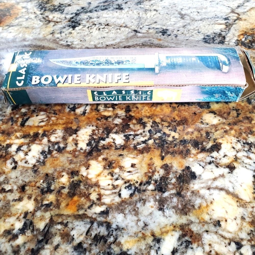 Classic Bowie Knife NIB